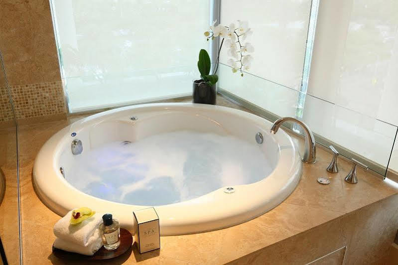 Jet Luxury At The Trump Waikiki Oahu Buitenkant foto